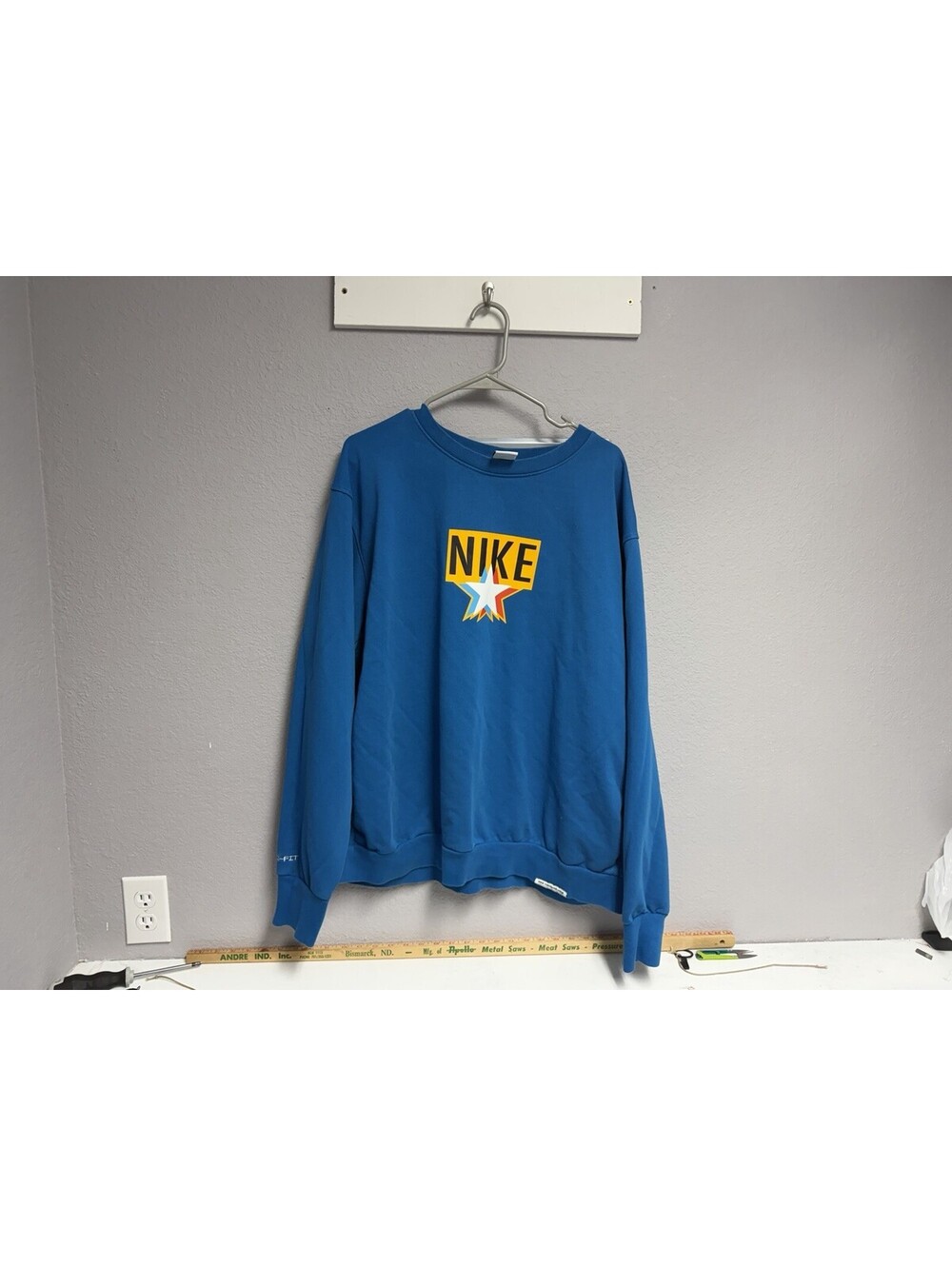 Nike Dri-Fit Standard Issue Logo Basketball Crewneck 2XL